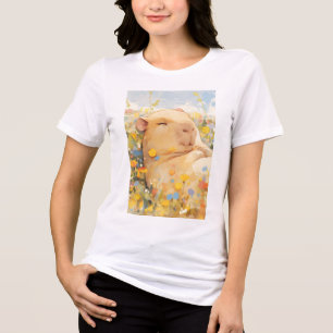 Capybara ruht in friedlichen Weiden Tri-Blend Shirt