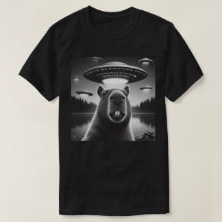 Capybara selfie mit UFO T-Shirt