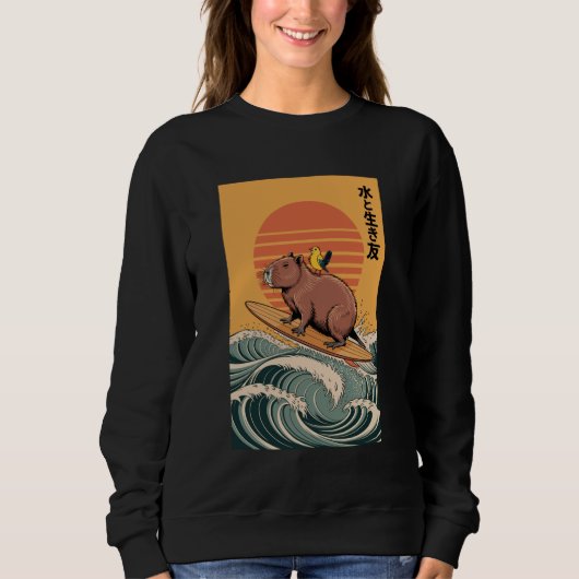 Capybara Surfing Japanese Retro Sunset Sweatshirt (Vorderseite)