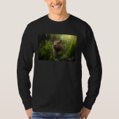 Capybara surrounded by plants T-Shirt (Vorderseite)
