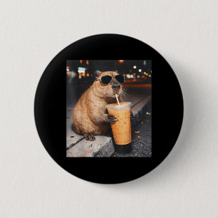 Capybara trinkt eisgekühlten Kaffee Lustiges Tier  Button