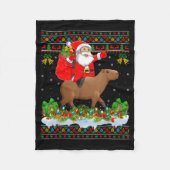 Capybara Xmas Pajamas Ugly Santa Riding Capybara C Fleecedecke (Vorderseite)