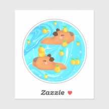 Capybaras in Wasser mit Orangen