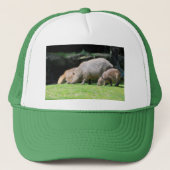 Capybaras-Weide Truckerkappe (Vorderseite)