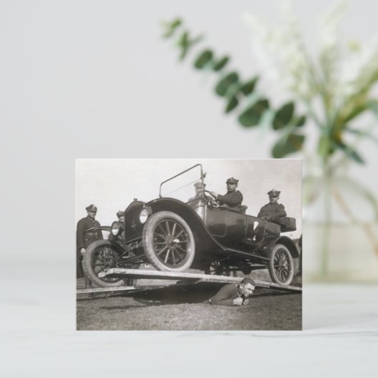 Car Stunt Postkarte (Stehend Vorderseite)