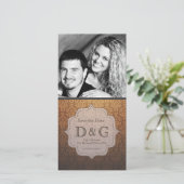 Caramel Damask Filligree Save the Date Fotokarte (Stehend Vorderseite)