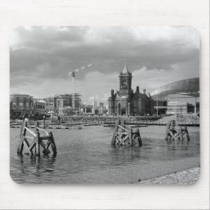 Cardiff Bay, Cardiff, Wales - Schwarz und Weiß Mousepad