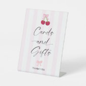 Cards and Gifts Coquette Cherry Bridal Shower Sockelschild (Vorderseite)