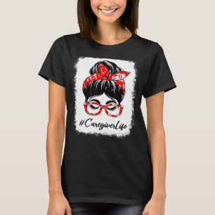 Caregiver gebleicht Messy Bun Aufwertungstag für T-Shirt