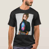 Cari FletcherKlassischer T - Shirt (Vorderseite)