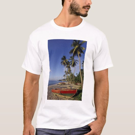 CARIBBEAN, Grenada, St. George, Palmenboote T-Shirt (Vorderseite)