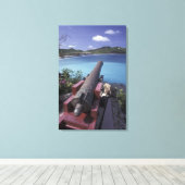 CARIBBEAN, St. Barts, Connon, die in die Bucht von Leinwanddruck (Insitu (Holzboden))