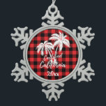 Carlsbad California Beach Palm Tree Red Kariert Schneeflocken Zinn-Ornament<br><div class="desc">Carlsbad California Beach Palm Tree Kariertes Ornament</div>