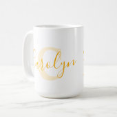 Carolyn-Name bedeutet monogramm-C-gelber Text Kaffeetasse (Vorderseite Links)