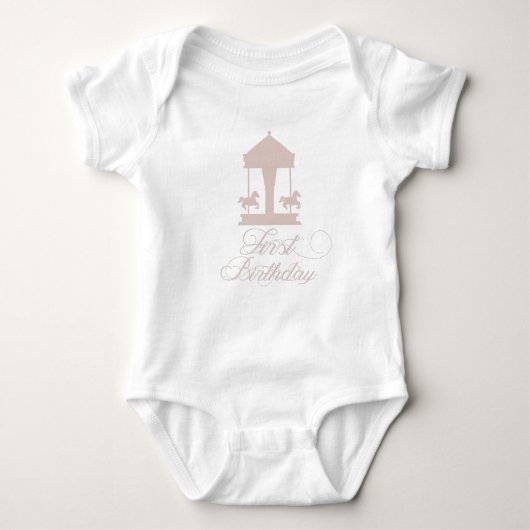 Carousel First Birthday Soft Pink Baby Strampler (Vorderseite)