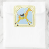 Carousel Giraffe von June Erica Vess Quadratischer Aufkleber (Tasche)
