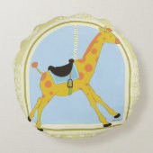 Carousel Giraffe von June Erica Vess Rundes Kissen (Rückseite)