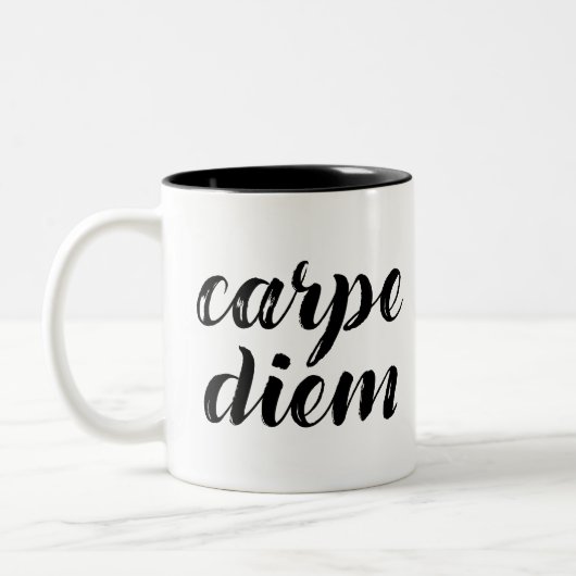 Carpe Diem Bürstenanschläge Zweifarbige Tasse (Links)