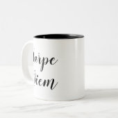 Carpe Diem | Inspirierend Slogan Quote Tasse (Vorderseite Links)