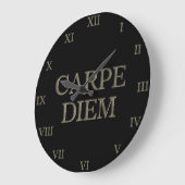 Carpe Diem schwarze Wanduhr römische Zahlen (Winkel)