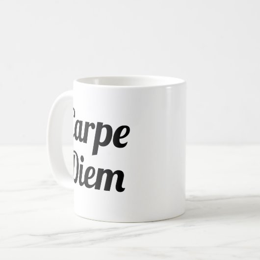 Carpe Diem | Slogan-Tasse | handschriftlich Kaffeetasse (Vorderseite Links)