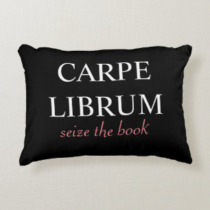 Carpe Librum ergreifen das Buch Dekokissen
