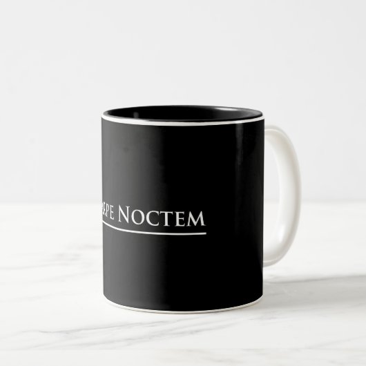 Carpe Noctem Zweifarbige Tasse (VorderseiteRechts)