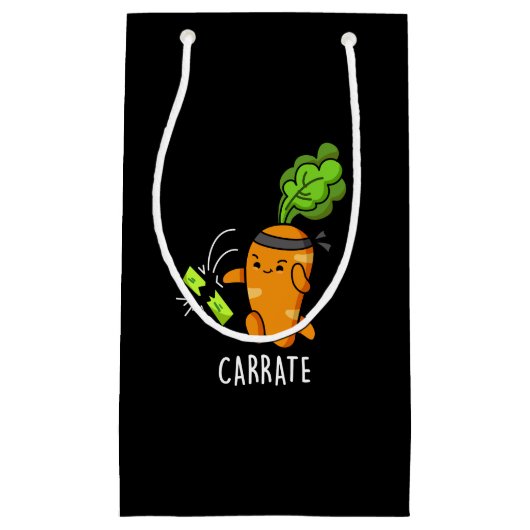 Carrate Funny Carrot Karate Pun Dark BG Kleine Geschenktüte (Vorderseite)