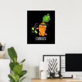 Carrate Funny Carrot Karate Pun Dark BG Poster (Heimbüro)
