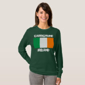 Carrigaline, Irland mit irischer Flagge T-Shirt (Vorne ganz)