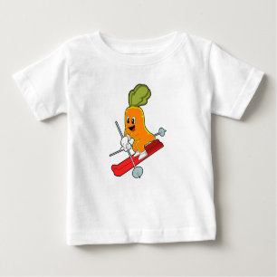 Carrot als Skifahrer mit Ski Baby T-shirt