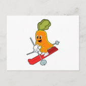 Carrot als Skifahrer mit Ski Postkarte (Vorderseite)