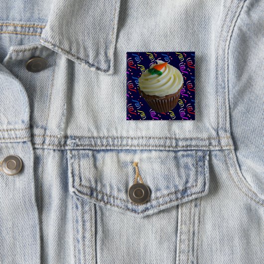Carrot Cake Cupcake mit Confetti Button (Beispiel)