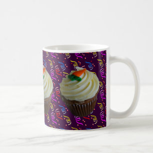 Carrot Cake Cupcake mit Confetti Kaffeetasse