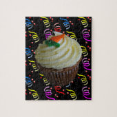 Carrot Cake Cupcake mit Confetti Puzzle (Vertikal)