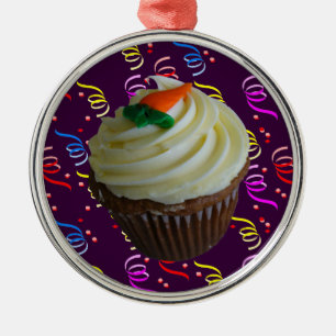 Carrot Cake Cupcake mit Confetti Silbernes Ornament