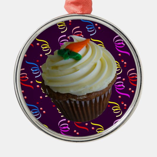 Carrot Cake Cupcake mit Confetti Silbernes Ornament (Vorne)