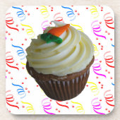 Carrot Cake Cupcake mit Confetti Untersetzer (Vorderseite)