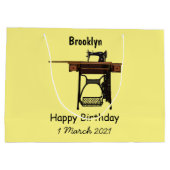 Cartoon-Abbildung der Nähmaschine Große Geschenktüte (Rückseite)