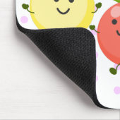 Cartoon-Abbildung niedlicher Kirschtomaten Mousepad (Ecke)