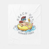 Cartoon am Strand auf aufblasbarem Ring Fleecedecke (Vorderseite)