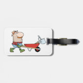 Cartoon-Bauer mit Wheelbarrow und Tools Gepäckanhänger (Rückseite horizontal)