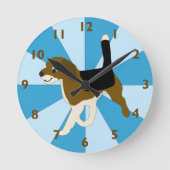 Cartoon Beagle Clock Runde Wanduhr (Vorderseite)