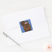 Cartoon Beaver mit blauem Hintergrund Quadratischer Aufkleber (Umschlag)