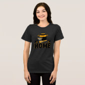 Cartoon Bee and Honey Jar "ZUHAUSE" T - Shirt (Vorderseite voll)