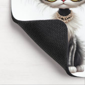 Cartoon Cat with Pearl Necklace Mousepad (Ecke)