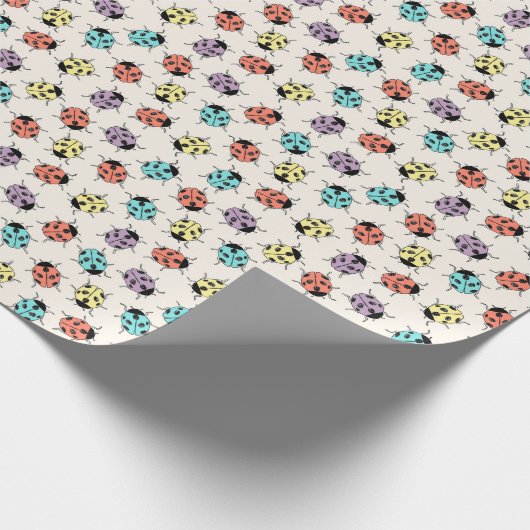 Cartoon Colorful Ladybugs Wrapping Paper Geschenkpapier (Ecke)