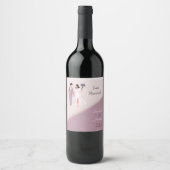 Cartoon Couple in Lila Hochzeit Weinetikett (Vorderseite)