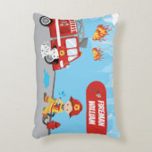 Cartoon des Kleinen Jungen Feuerwehrmann mit Vorna Dekokissen (Vorderseite(Vertikal))