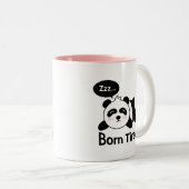Cartoon des niedlichen Schlafenpandas Zweifarbige Tasse (VorderseiteRechts)